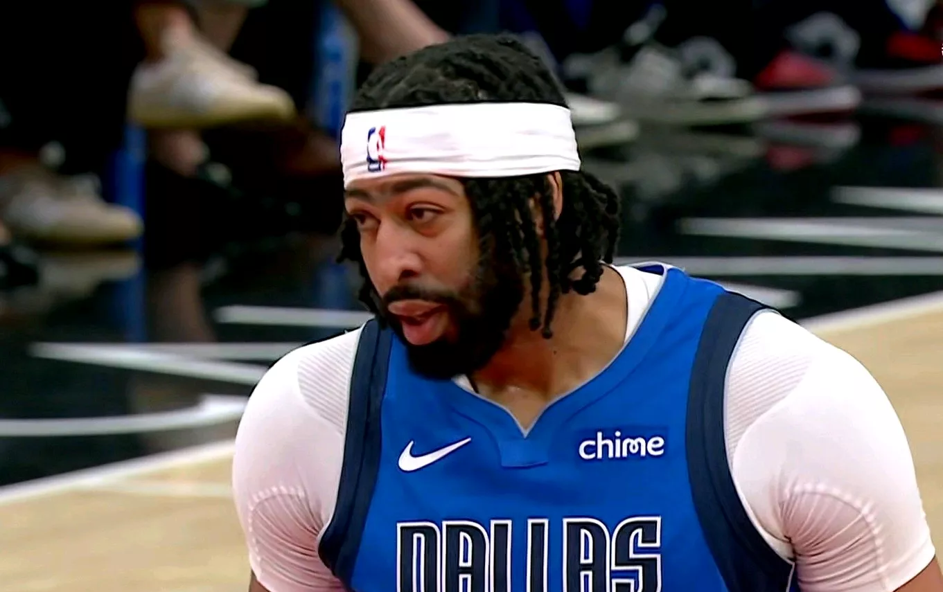 包含德罗巴新星比分优势明显表现惊艳，独行侠未来可期！的词条