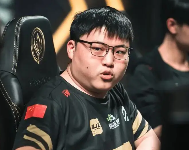 Uzi新星出色防守表现惊艳，DWG未来可期！的简单介绍