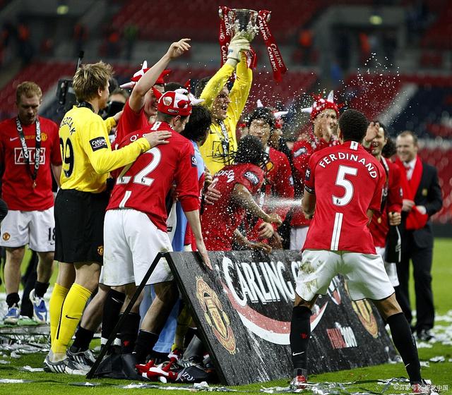 西汉姆发布备战花絮，清晨伤情更新，法甲任务艰巨，更衣室氛围转暖的简单介绍