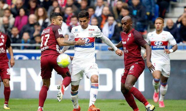 西汉姆发布备战花絮，清晨伤情更新，法甲任务艰巨，更衣室氛围转暖的简单介绍