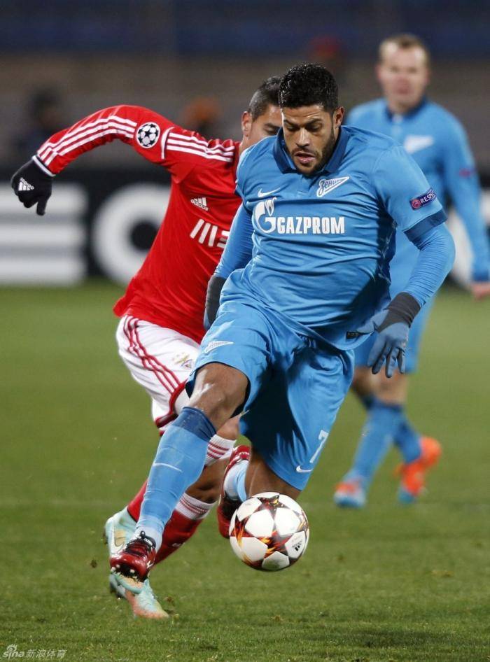 包含摩纳哥训练开放日，关键时刻门线救险引欢呼，欧冠在即，控场能力受关注的词条